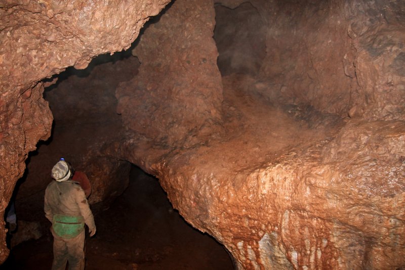 Пещера охотничья большое Голоустное
