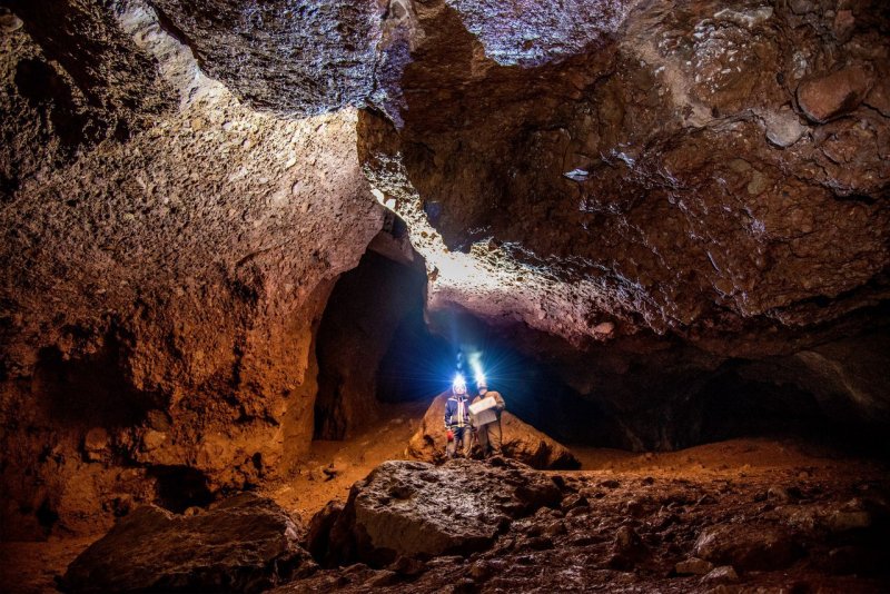 Ботовская карстовая пещера