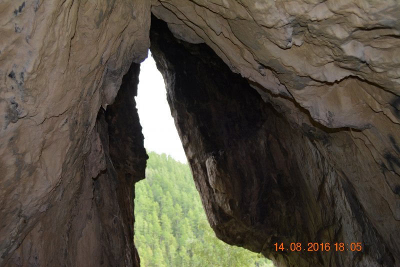 Белобомская пещера