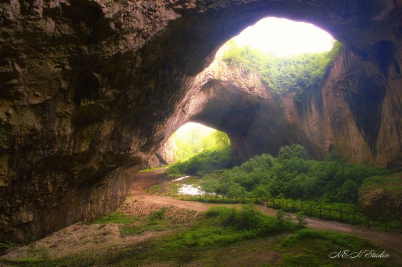 Тавдинские пещеры с петроглифами