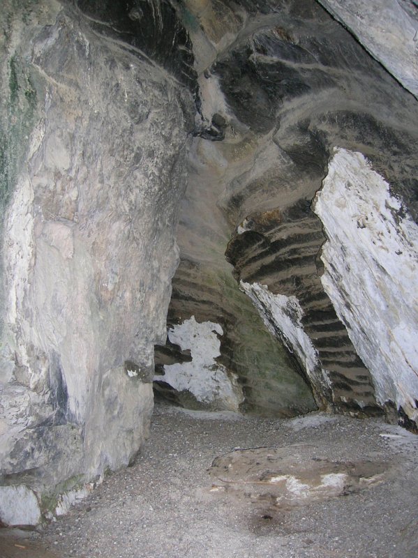 Белобомская пещера Алтай
