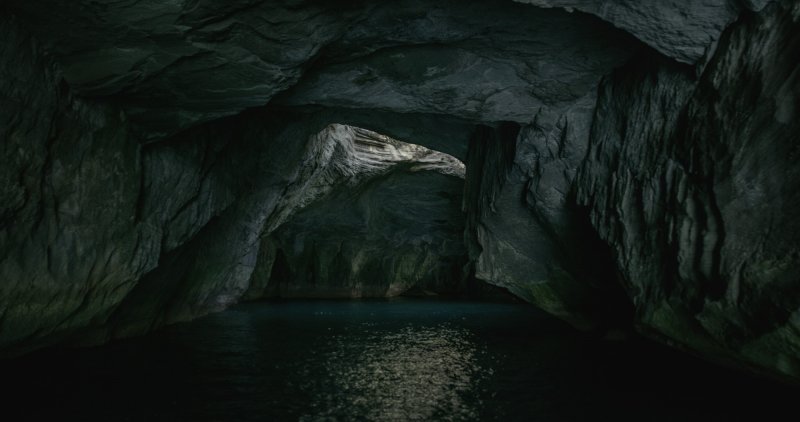 Темная пещера