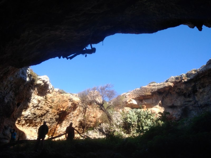 Аманкутан пещера