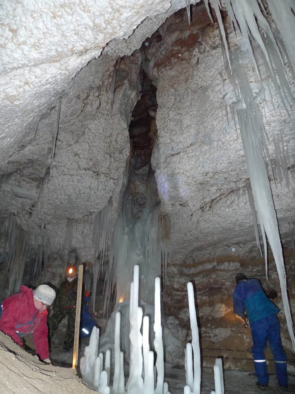 Карстовая пещера Голубинский провал