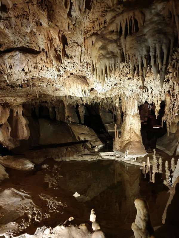 Пещера сталактиты мост