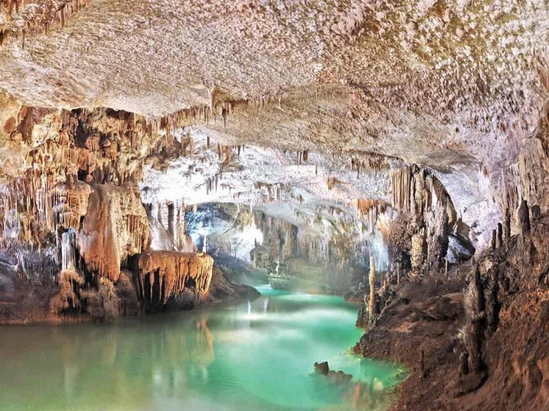Пещеры Какауамильпа Мексика