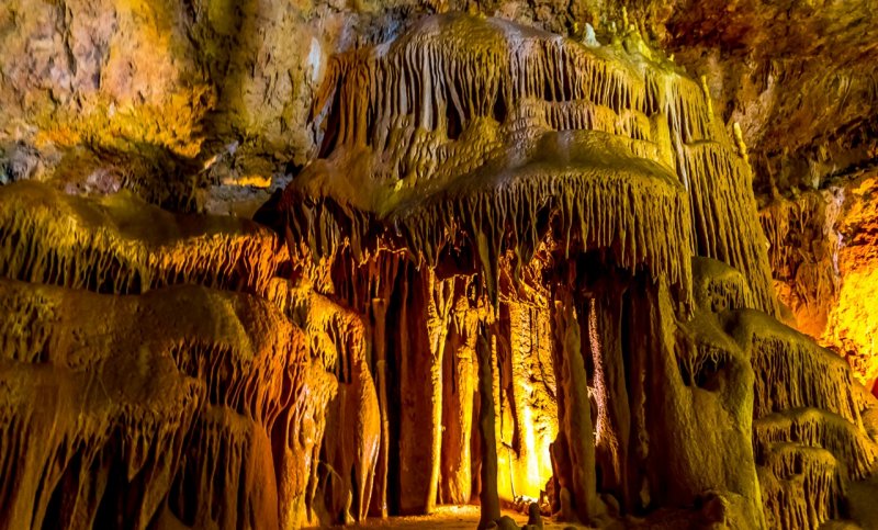 Мраморная пещера в Чатыр-Даг