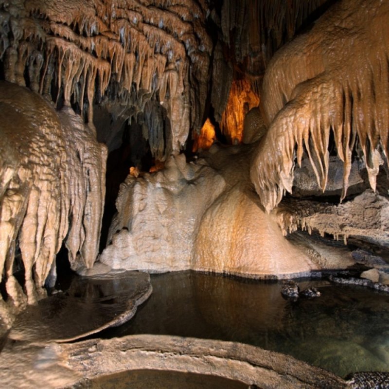 Крым Долгоруковская яйла пещера арочная