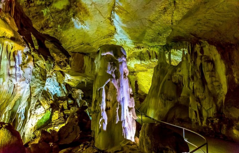 Эмине-Баир-Хосар пещера в Крыму