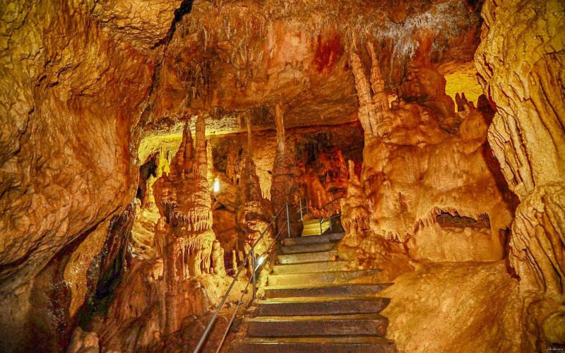 Эмине Баир Хосар карстовая пещера