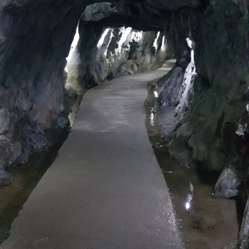 Горный парк Рускеала пещеры