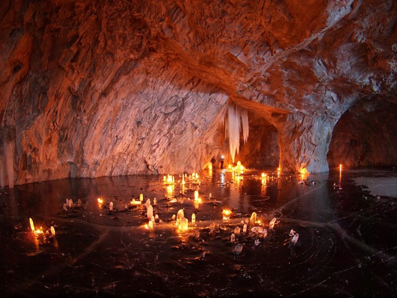 Подземное озеро Рускеала Карелия