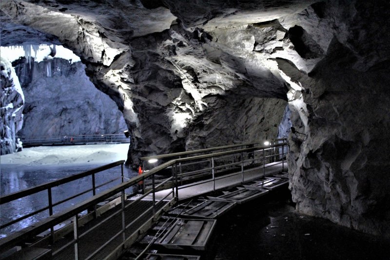 Пещеры в Карелии Рускеала