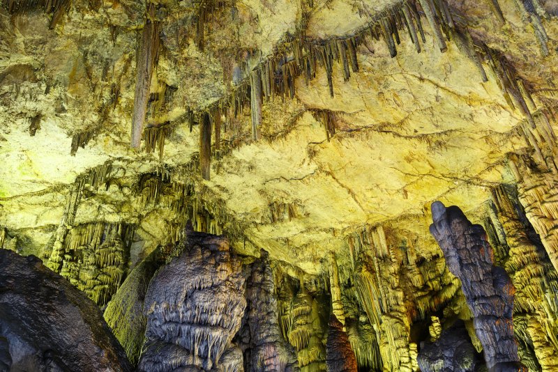 Пещера Зевса Крит сталактиты сталагмиты