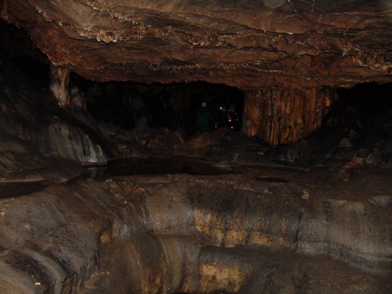 Мокрушинская пещера лезет человек