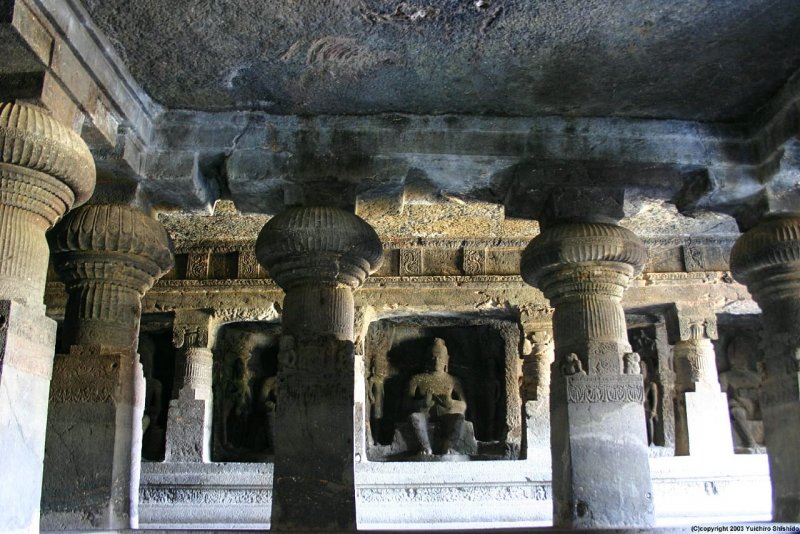 Индия пещерные храмы Эллоры внутри