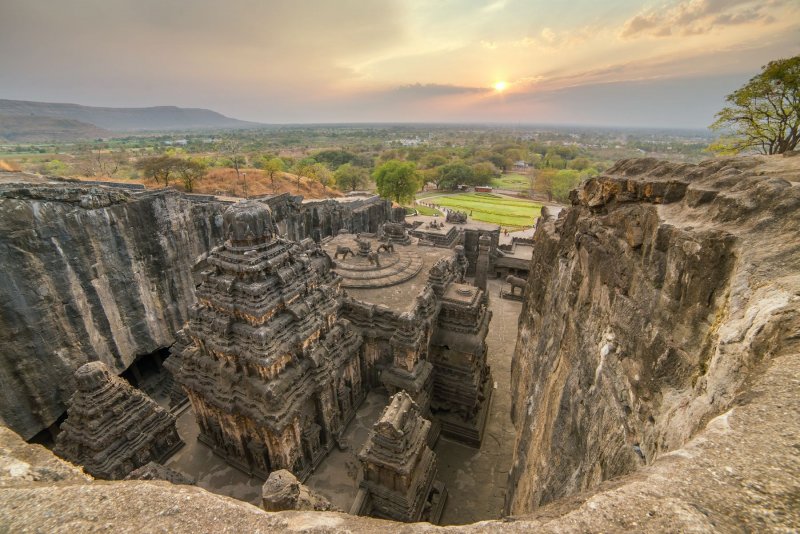 Пещеры Эллоры: храмы в скалах (штат Махараштра, г. Аурангабад)
