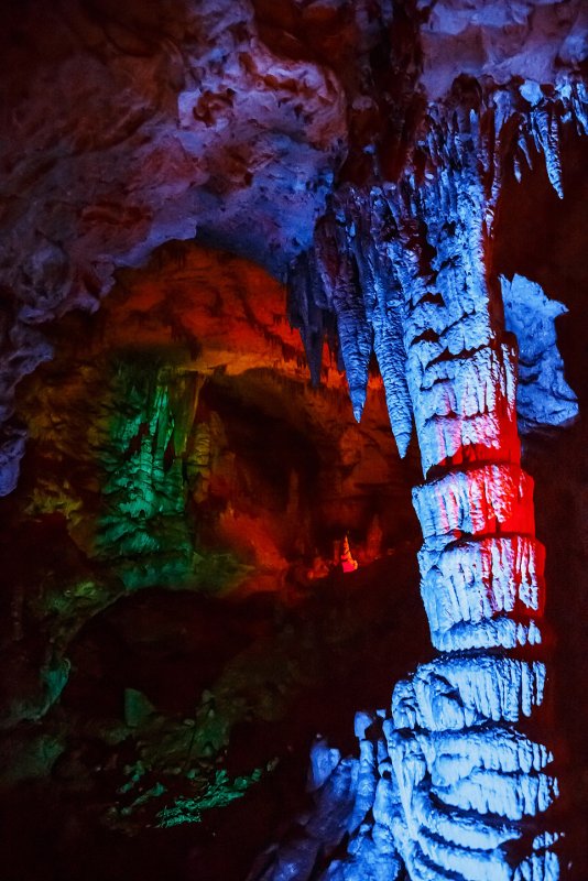 Азишская пещера сталактиты