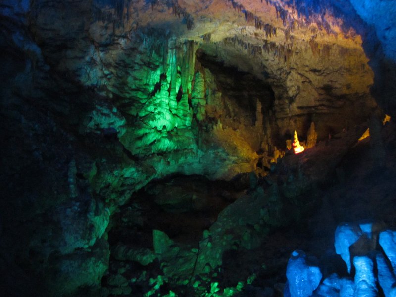 Лаго Наки пещера Азишская
