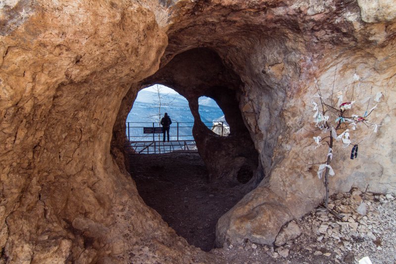 Гузерипль пещеры