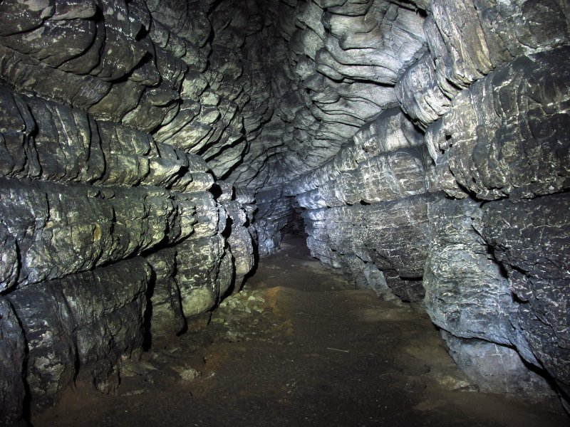 Пещера мрака в Свердловской области