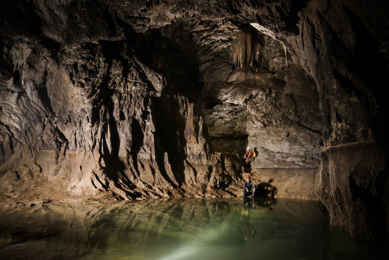 Бородинская пещера Хакасия зима