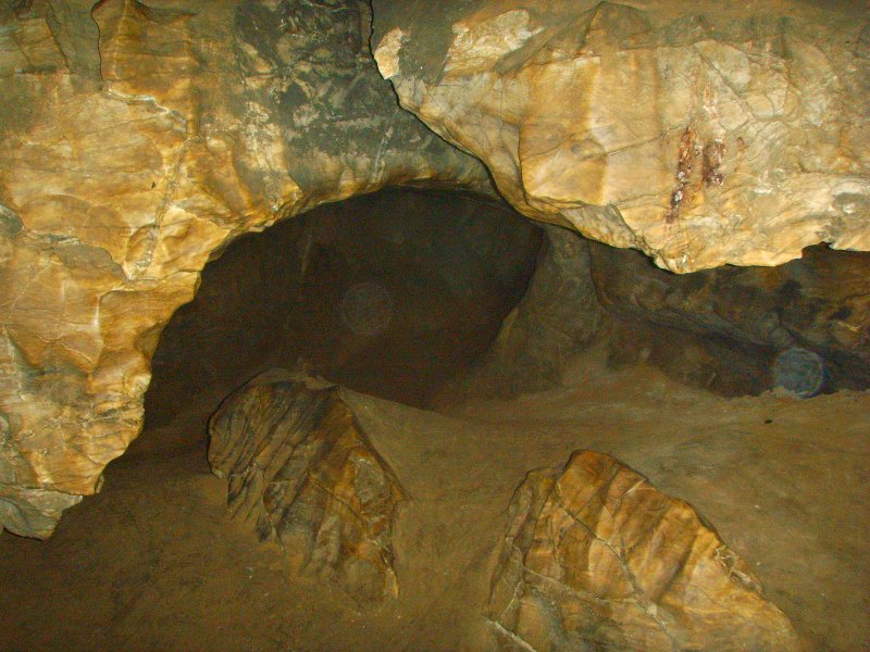 Карстовые пещеры в Баскунчакское