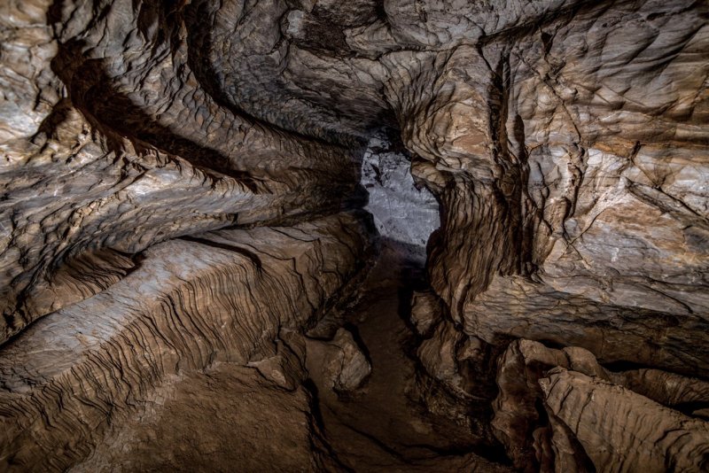 Карстовые пещеры в Баскунчакское