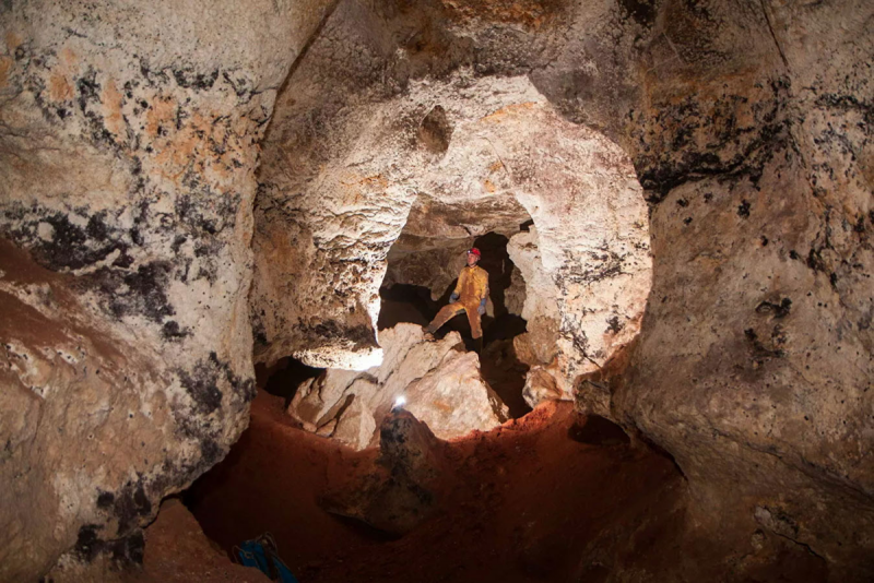 Крымская пещера Таврида