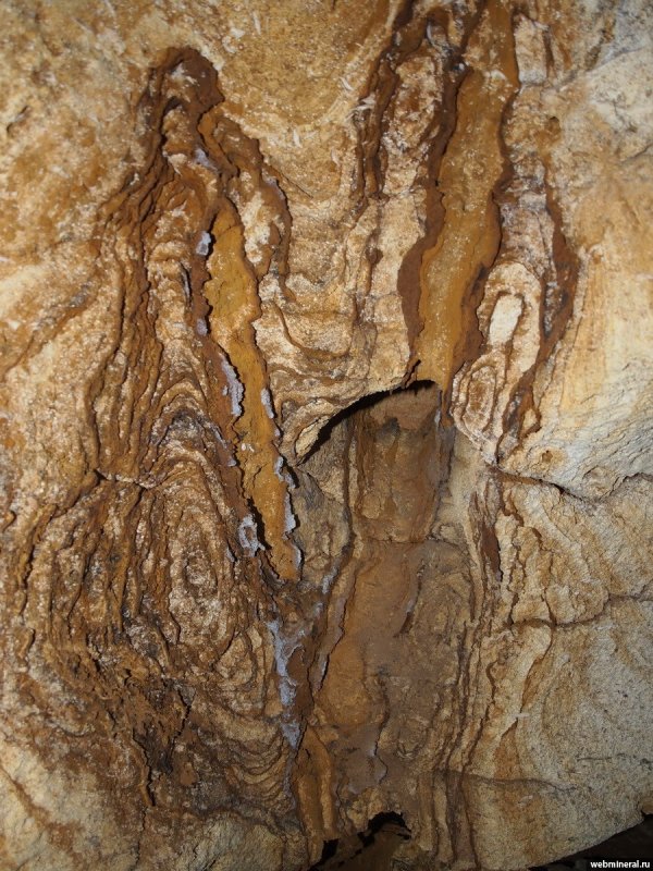 Мраморная пещера в Крыму обвальный зал