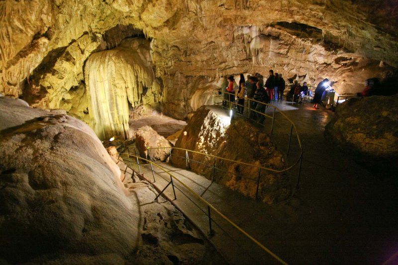 Новоафонская пещера (г. новый Афон)