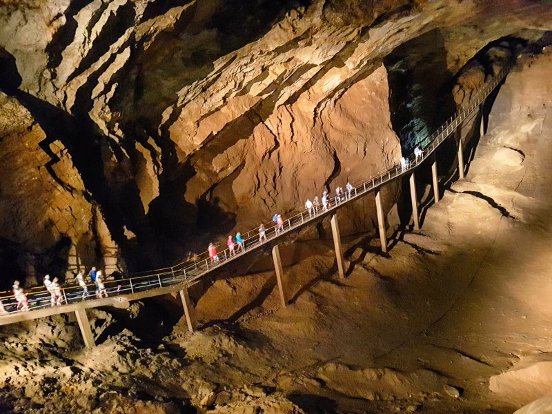 Абхазия пещера сталактиты