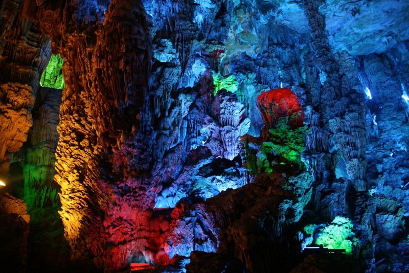 Пещера тростниковой флейты Китай