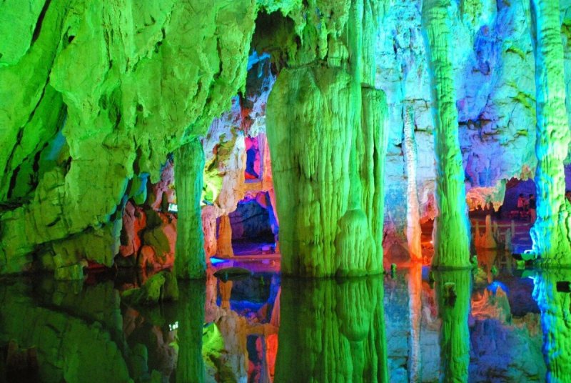 Пещера тростниковой флейты Гуйлинь