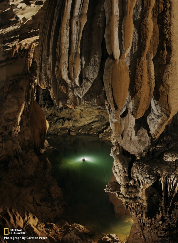 Пещера горной реки Ханг сон Дунг Вьетнам