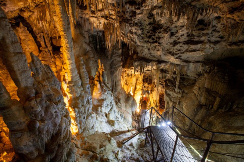 Пещера Адыгея сталагмиты