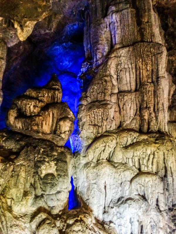 Пещера сквозная Руфабго