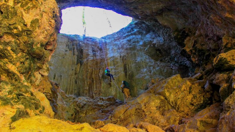 Большая Азишская пещера Адыгея