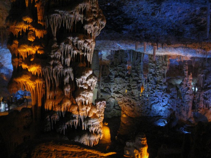 Кунгурская пещера сталактиты