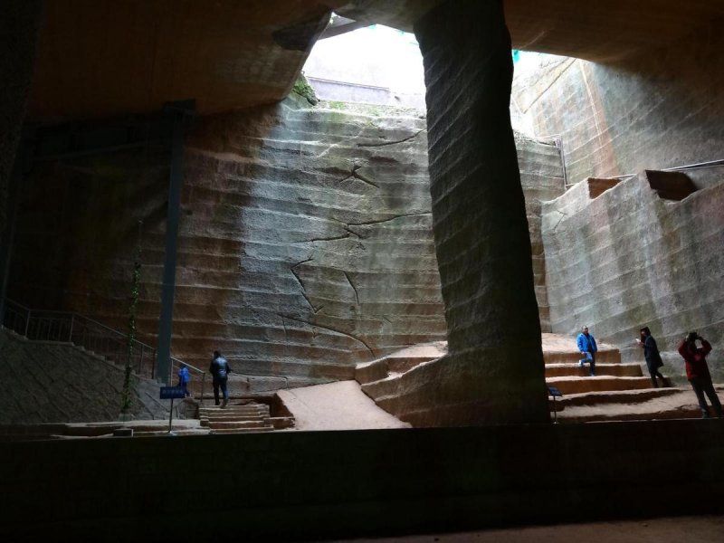 Пещеры Хуашань в Китае