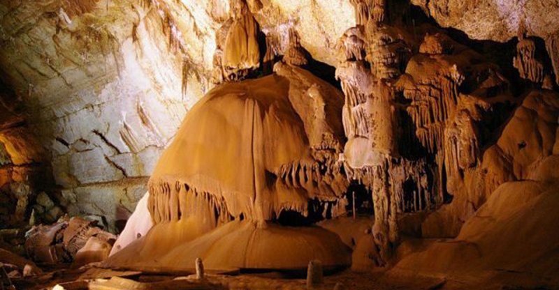 Самые красивые пещеры Крыма