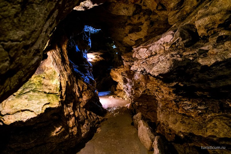 Янтарная пещера в Крыму