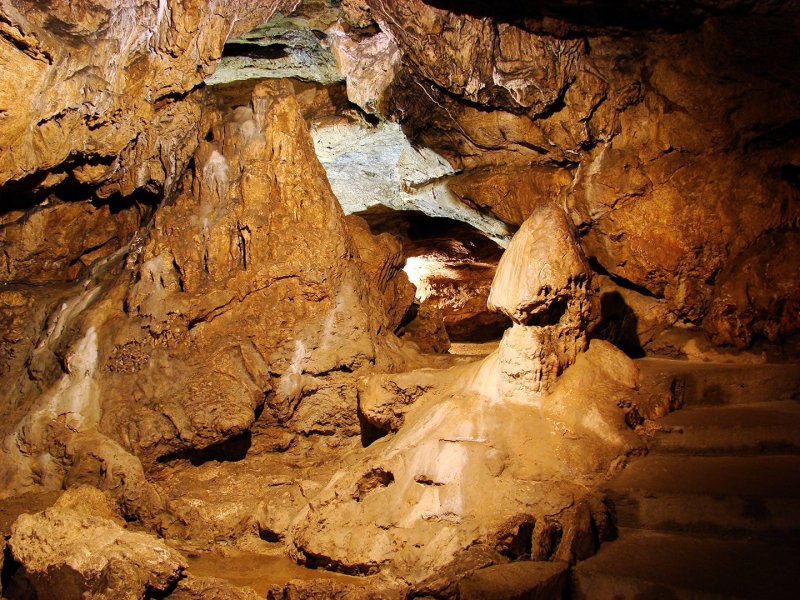 Кизил-Коба красная пещера