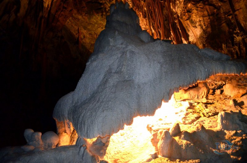 Пещера в виде черепа