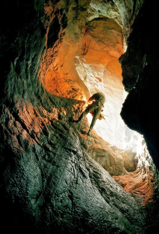 Пещеры мира девушки