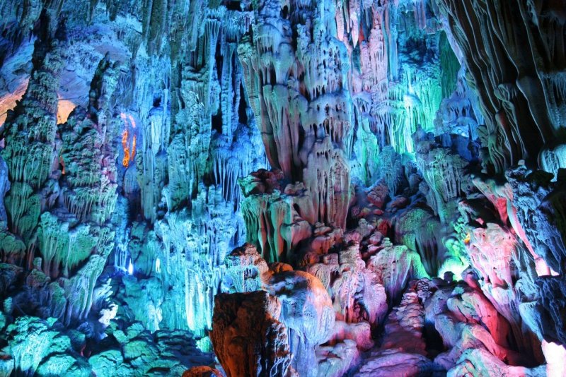 Пещера Деветашката Болгария