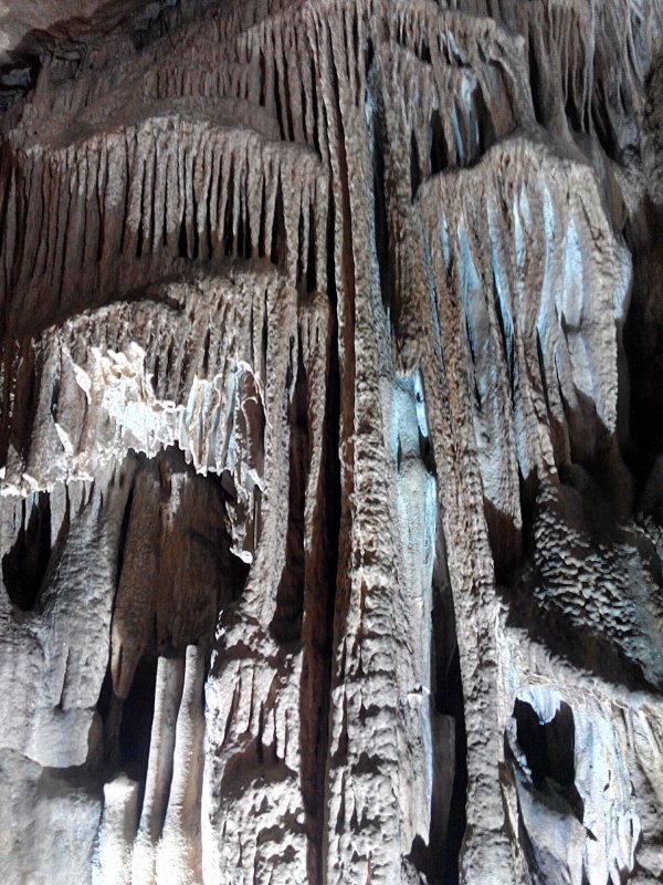 Ущелье Скельская пещера