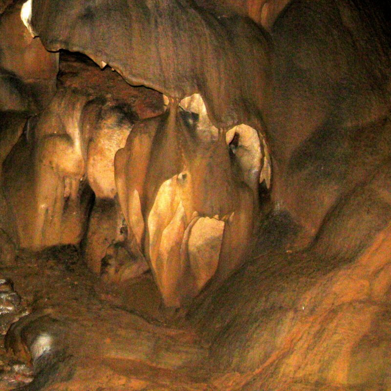 Пещеры сталактиты и сталагмиты в Крыму