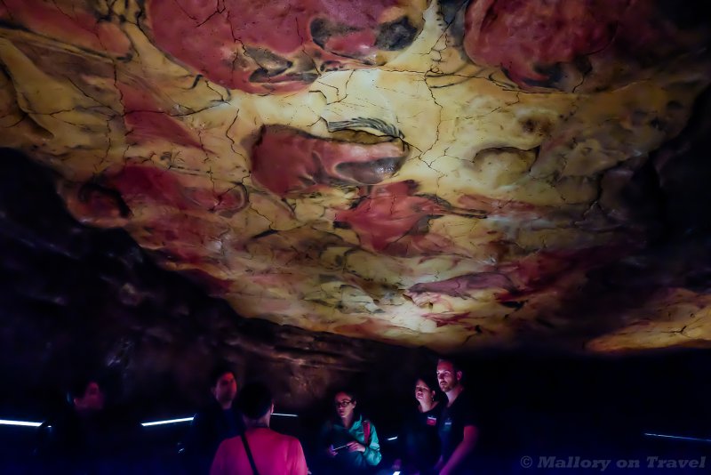 Потолок пещера Альтамира в Испании