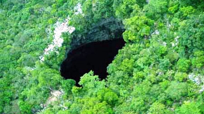 Пещера ласточек в Мексике фото